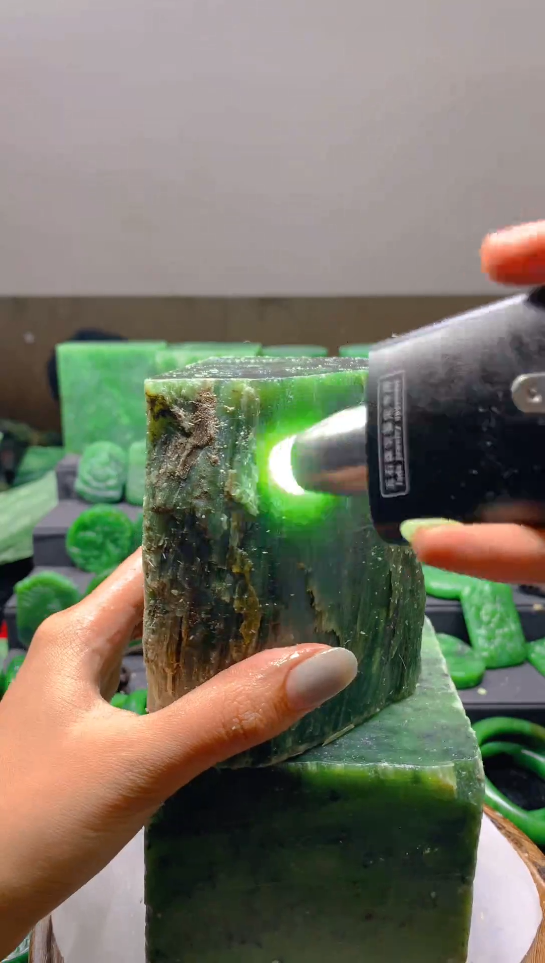 未镶嵌和田玉（碧玉）珠宝半成品1