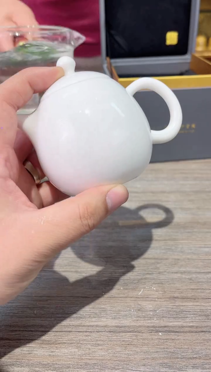 【闪购商品】白壶加证书加礼盒