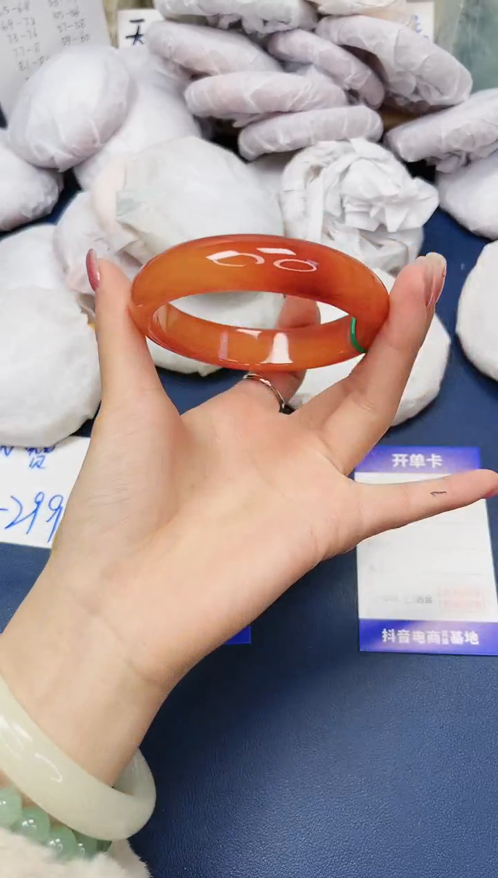 【闪购商品】石英质玉手镯未镶嵌191-玛瑙65圈口