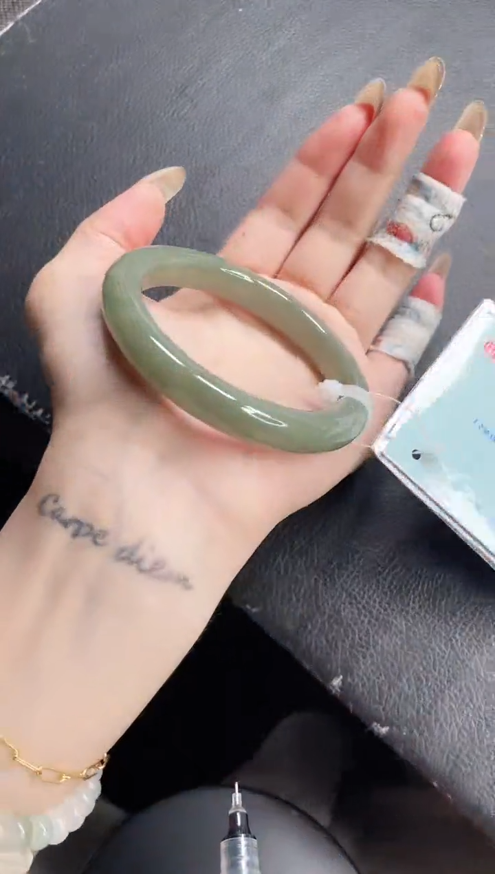 和田玉手镯未镶嵌26V215-58