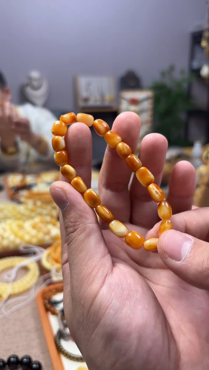 【闪购商品】蜜蜡裸石未镶嵌手串