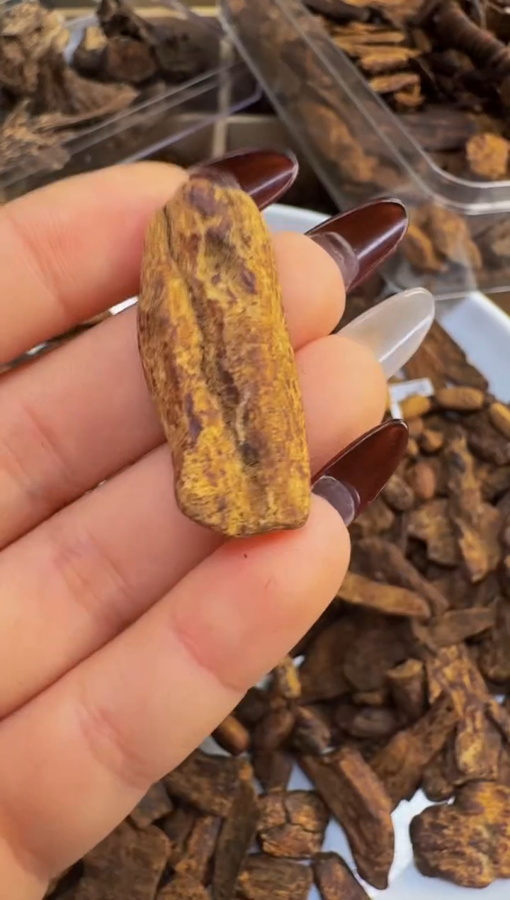 【闪购商品】沉香吊坠越南惠安红土