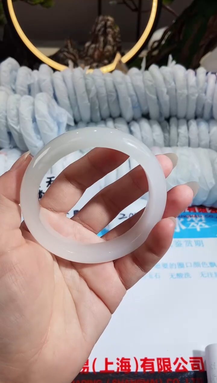 【闪购商品】石英质玉手镯未镶嵌20-60