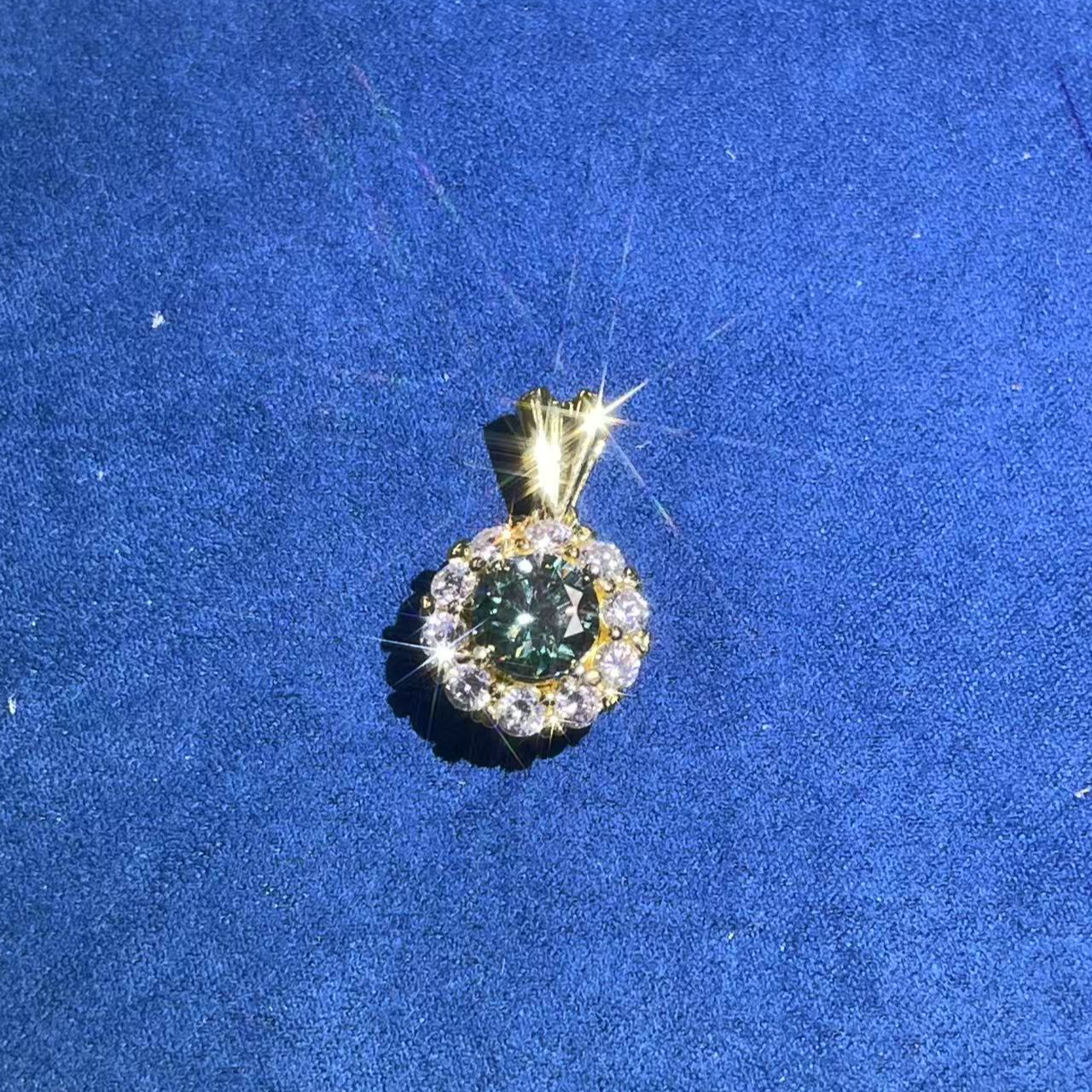 s10132黄托满镶吊坠多样性发货