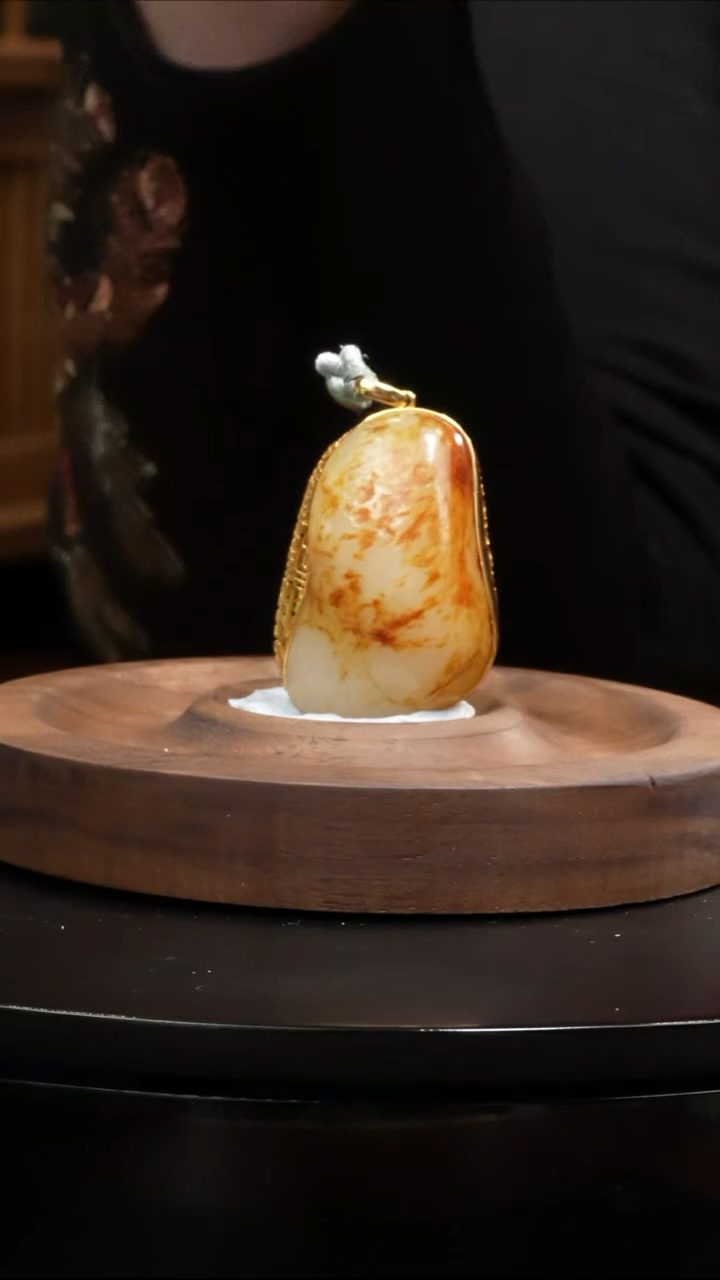 【闪购商品】和田玉吊坠(不含链)18K金镶嵌23克和田玉原石