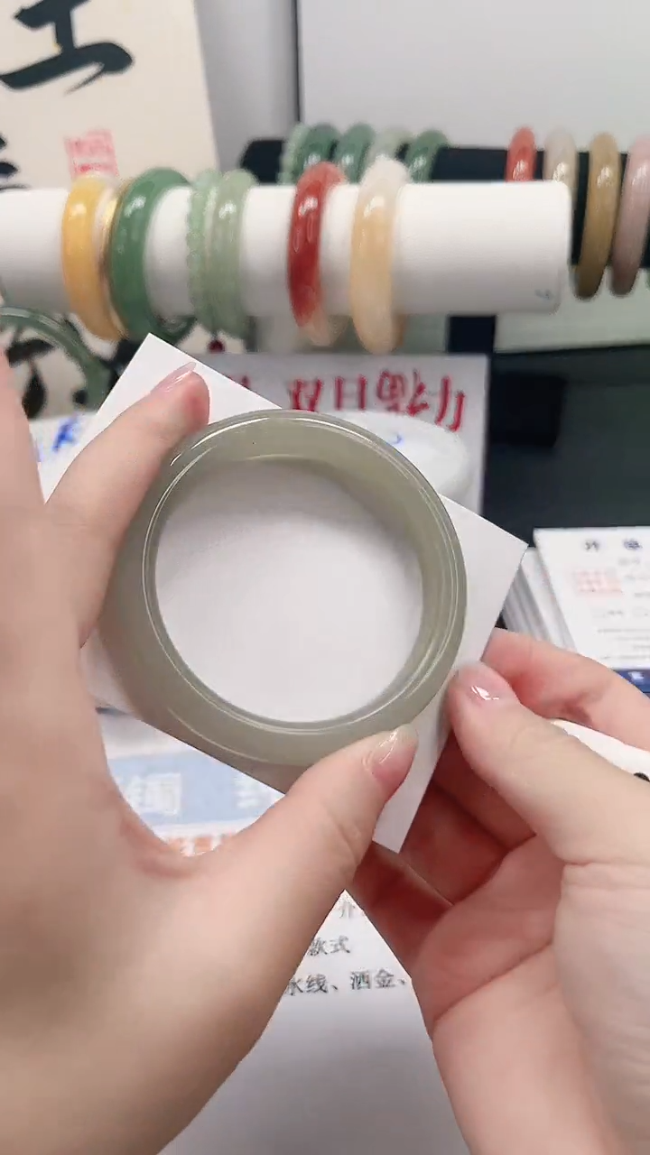 未镶嵌手镯石英质玉80-53