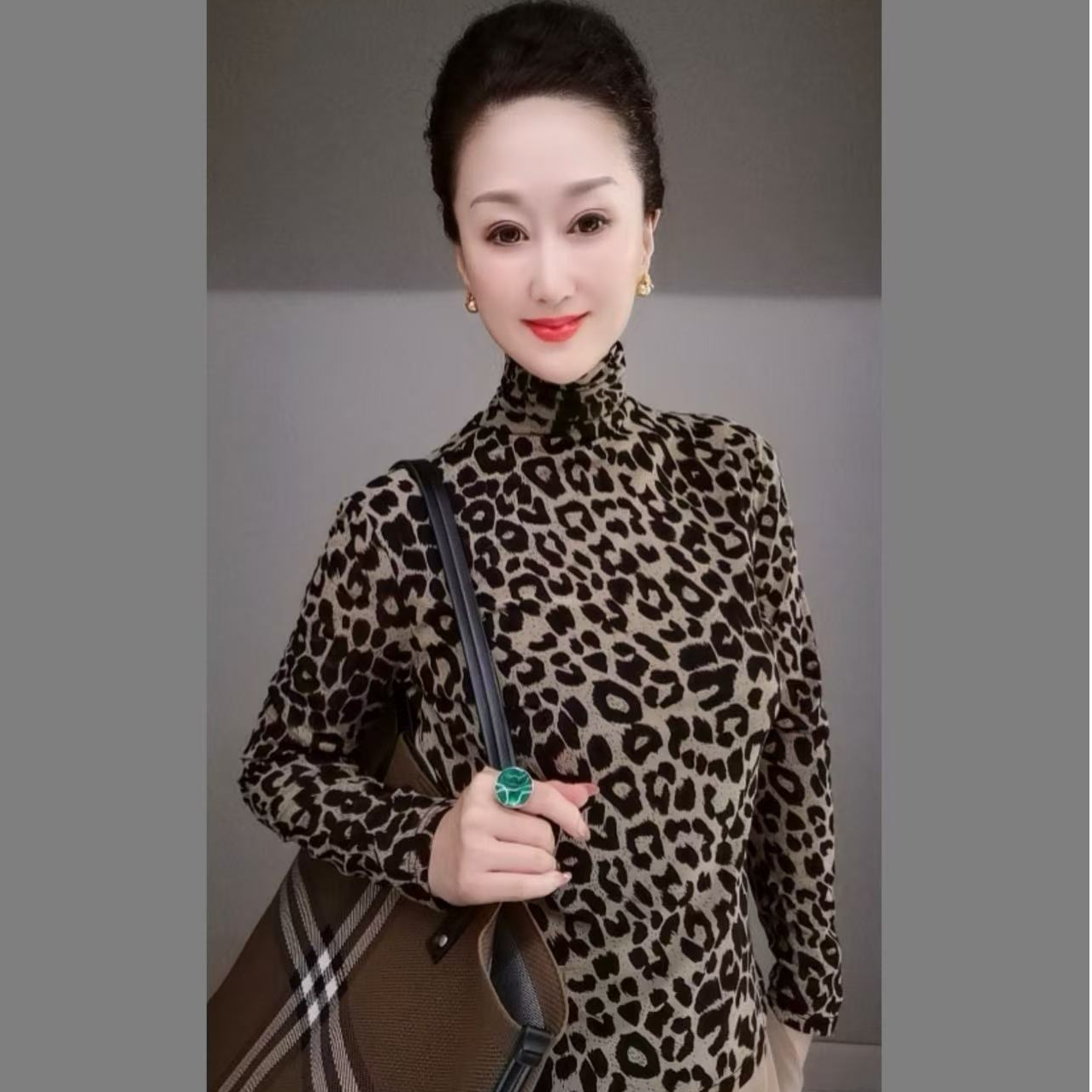 【兰爵专属】高领长袖打底衫女气质时尚豹纹印花套头上衣舒适T恤女
