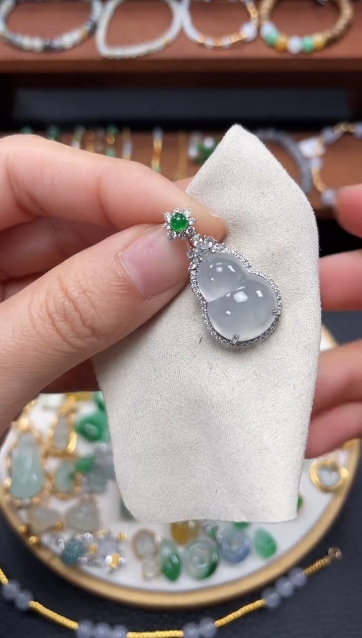 【闪购商品】翡翠吊坠(不含链)18K金镶嵌一个  JK456