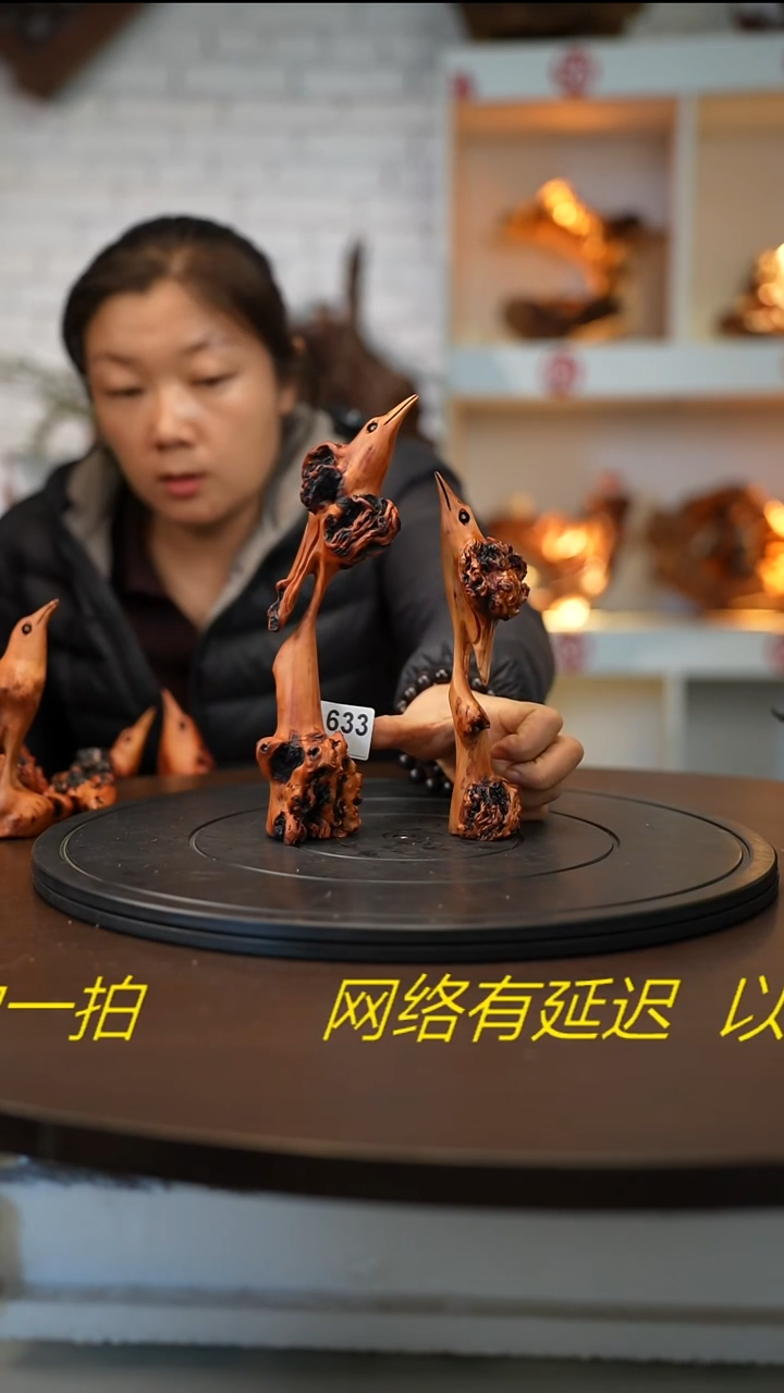 木木雕款R****a云南黑果木摆件   2件