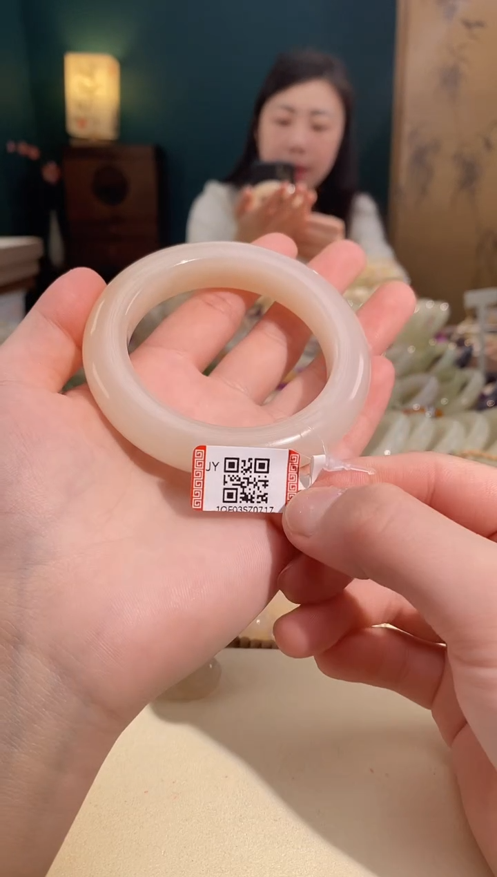 【闪购商品】和田玉手镯未镶嵌手镯55圈口