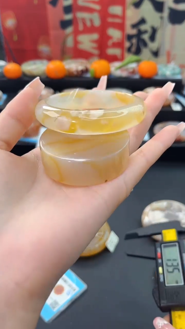 【闪购商品】石英质玉手镯未镶嵌赠送镯心（55圈口）