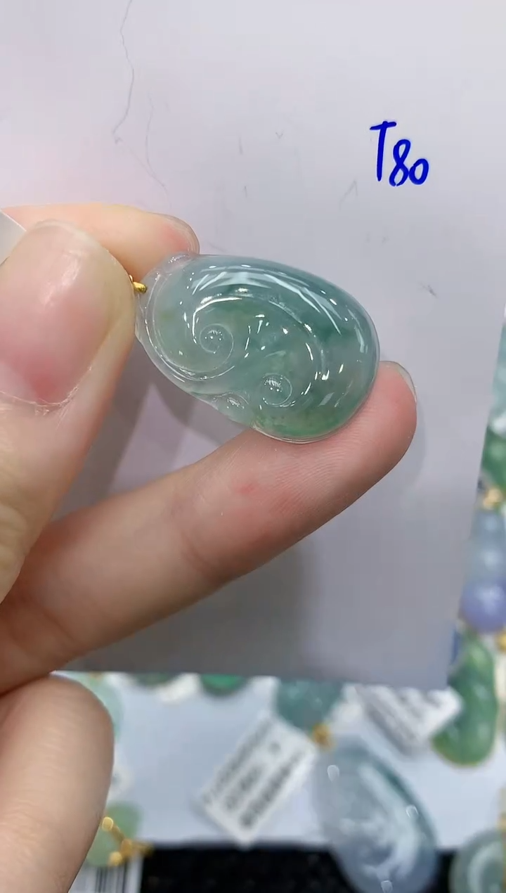 翡翠18K金镶嵌颈饰111111111