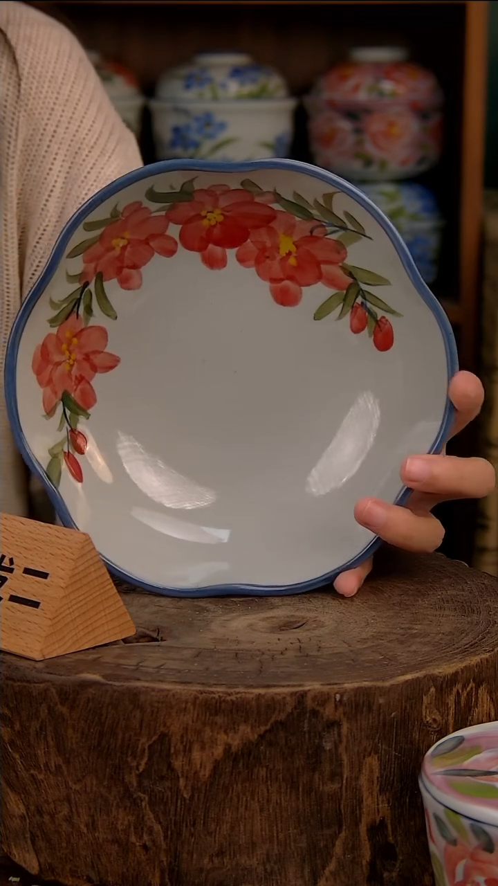 瓷片7英寸花口盘-小红花两只