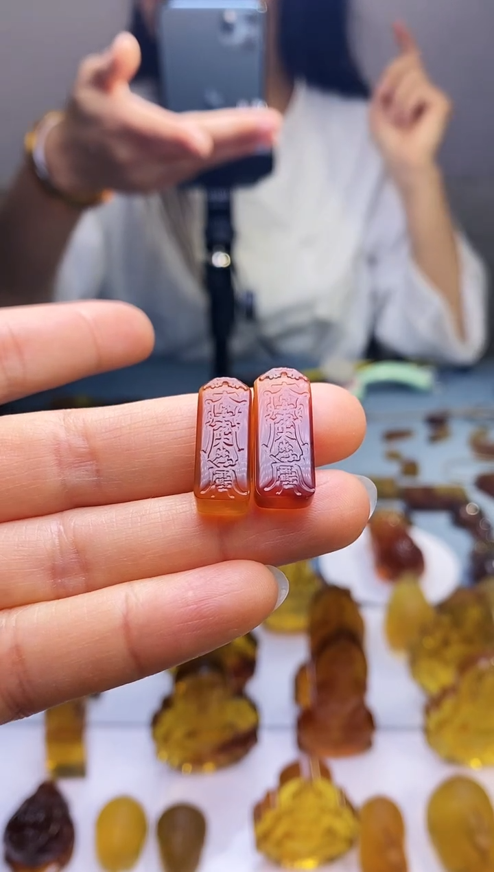 【闪购商品】琥珀吊坠(赠链)未镶嵌HP96-57（太岁·猴虎蛇猪）小手机挂