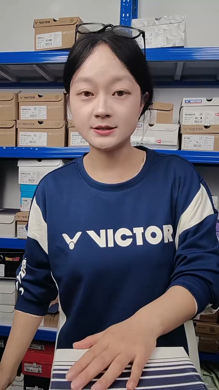 648号清仓衣服，不退不换！！羽拍 4U5加毛巾组合