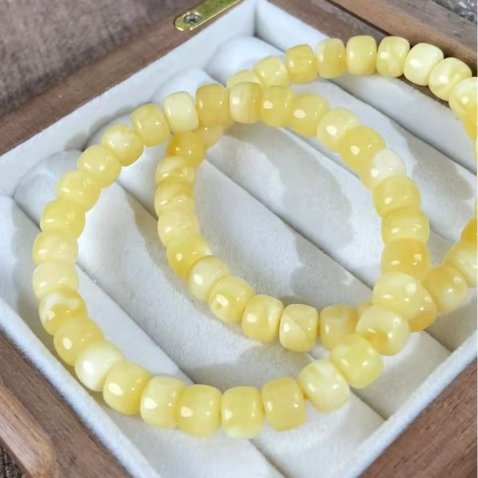 蜜蜡7MM老型浓花手串