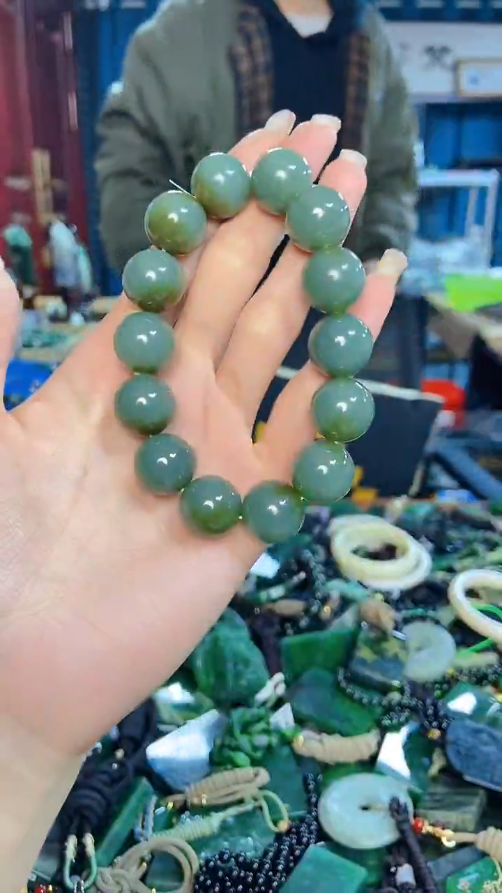 未镶嵌和田玉挂件1