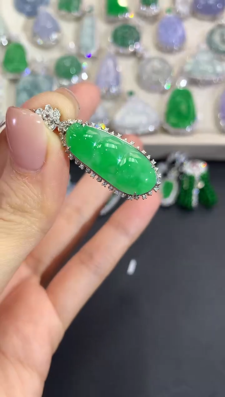 【闪购商品】翡翠吊坠(不含链)18K金镶嵌q102