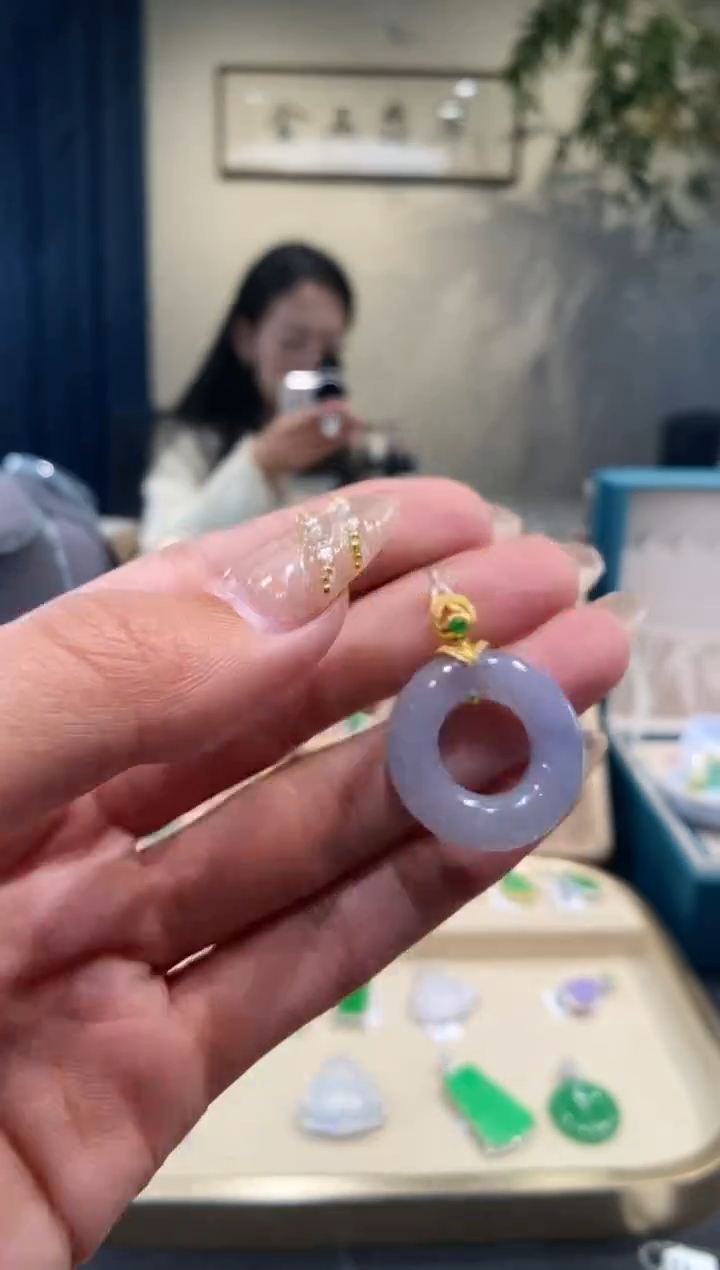 【闪购商品】翡翠吊坠(不含链)18K金镶嵌甜甜圈