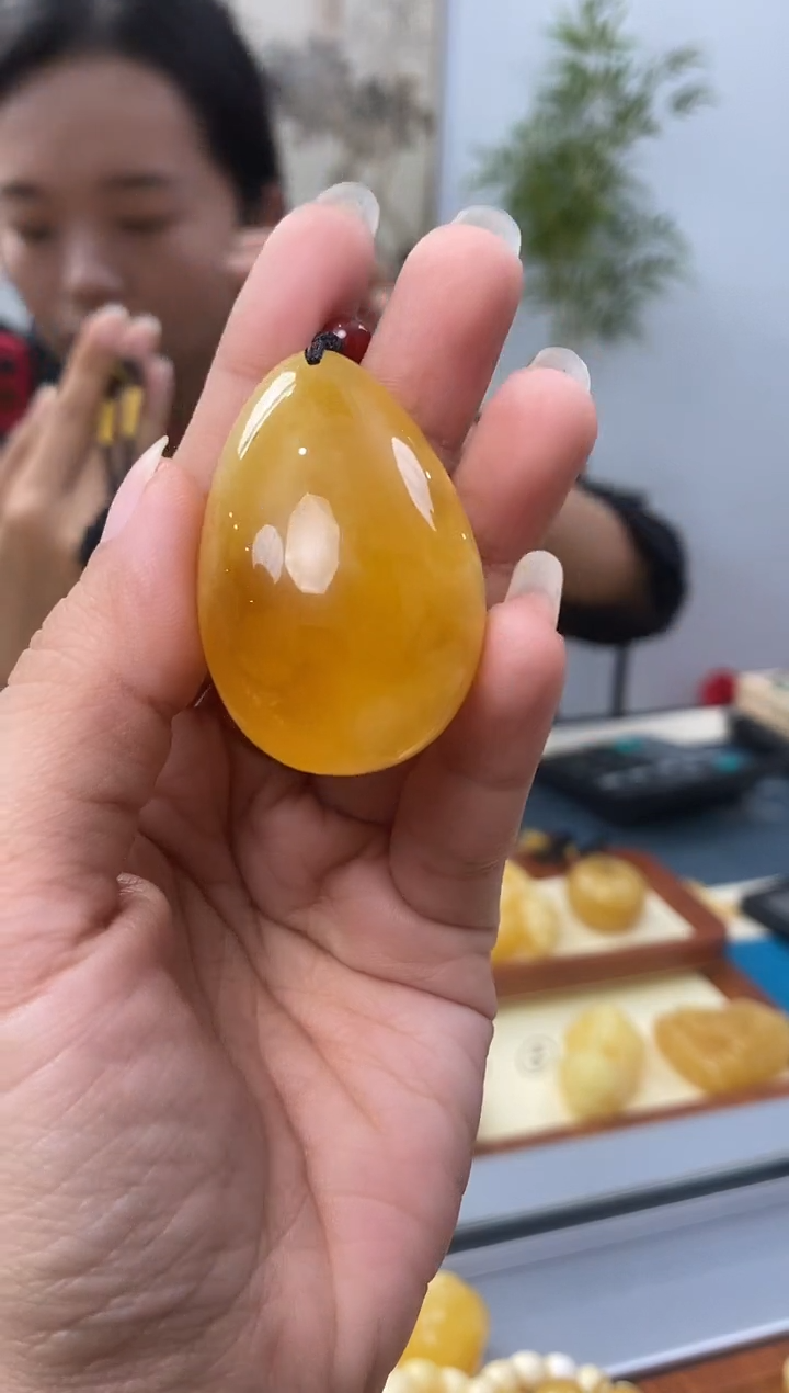 【闪购商品】琥珀裸石未镶嵌天然琥珀蜜蜡水滴