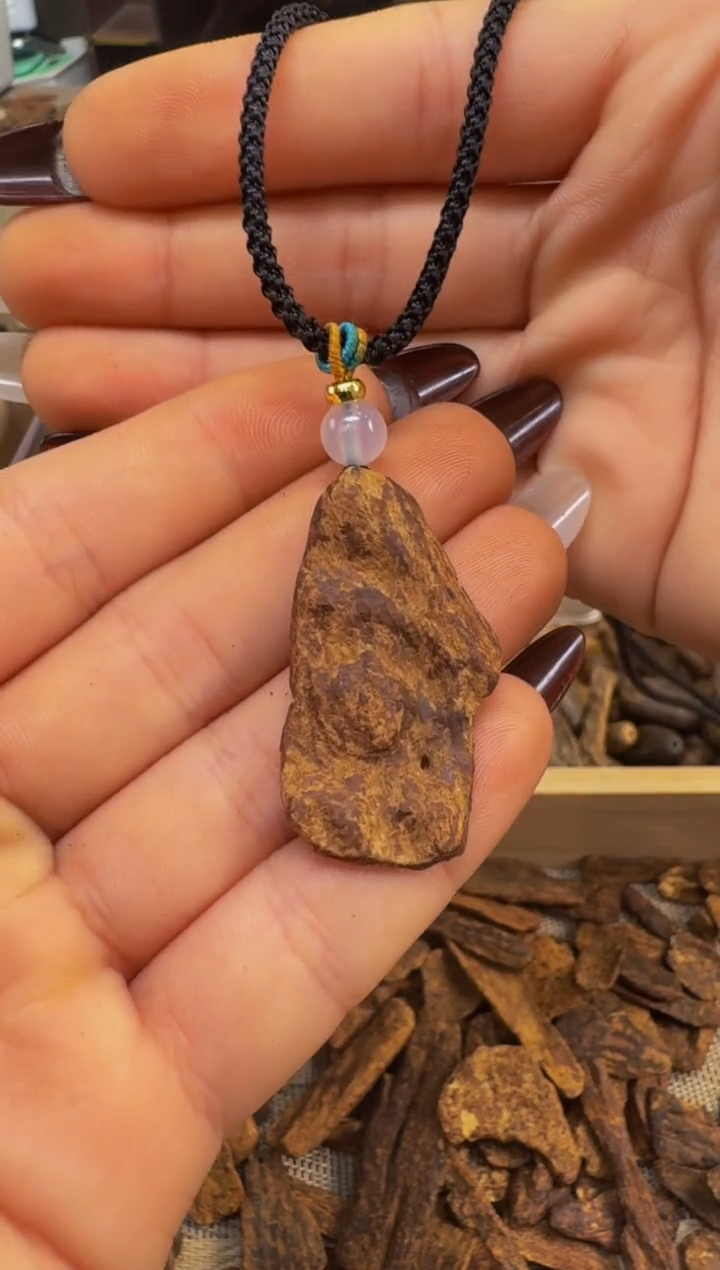 【闪购商品】沉香吊坠越南惠安红土