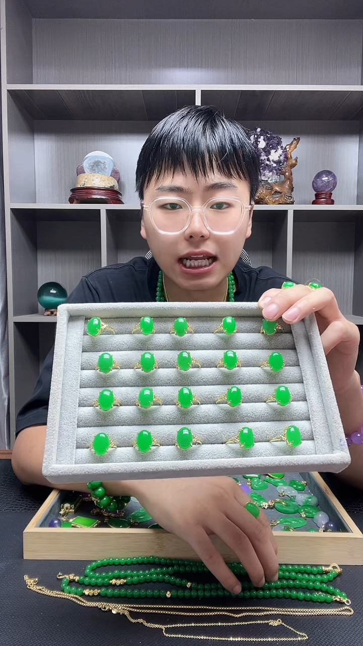 翡翠戒指14K金镶嵌戒指