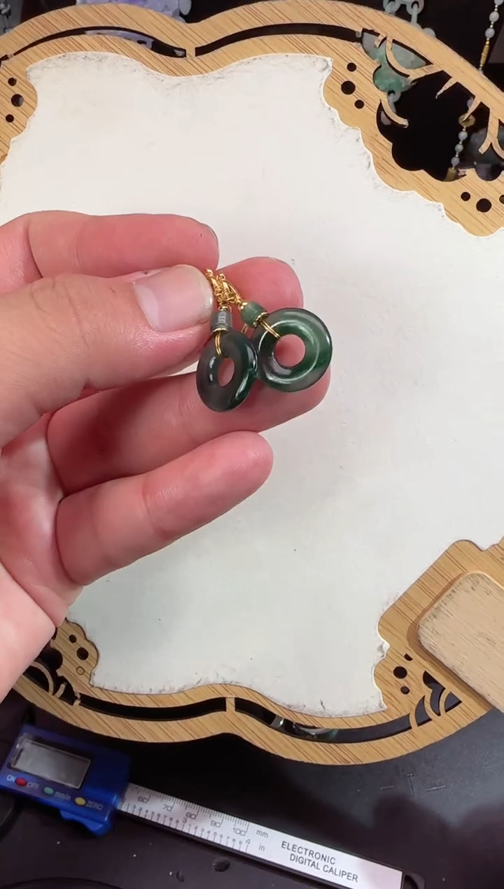 【闪购商品】翡翠颈饰未镶嵌牌子