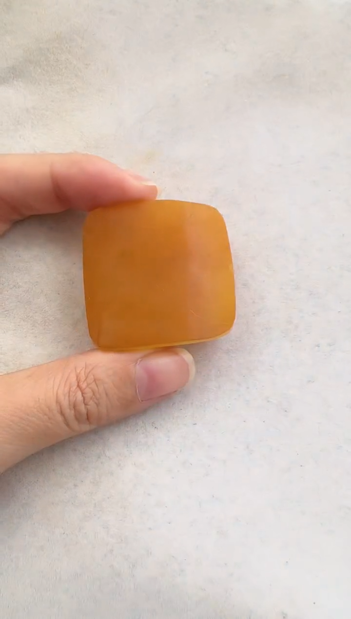 【闪购商品】琥珀裸石未镶嵌10116159-吊坠