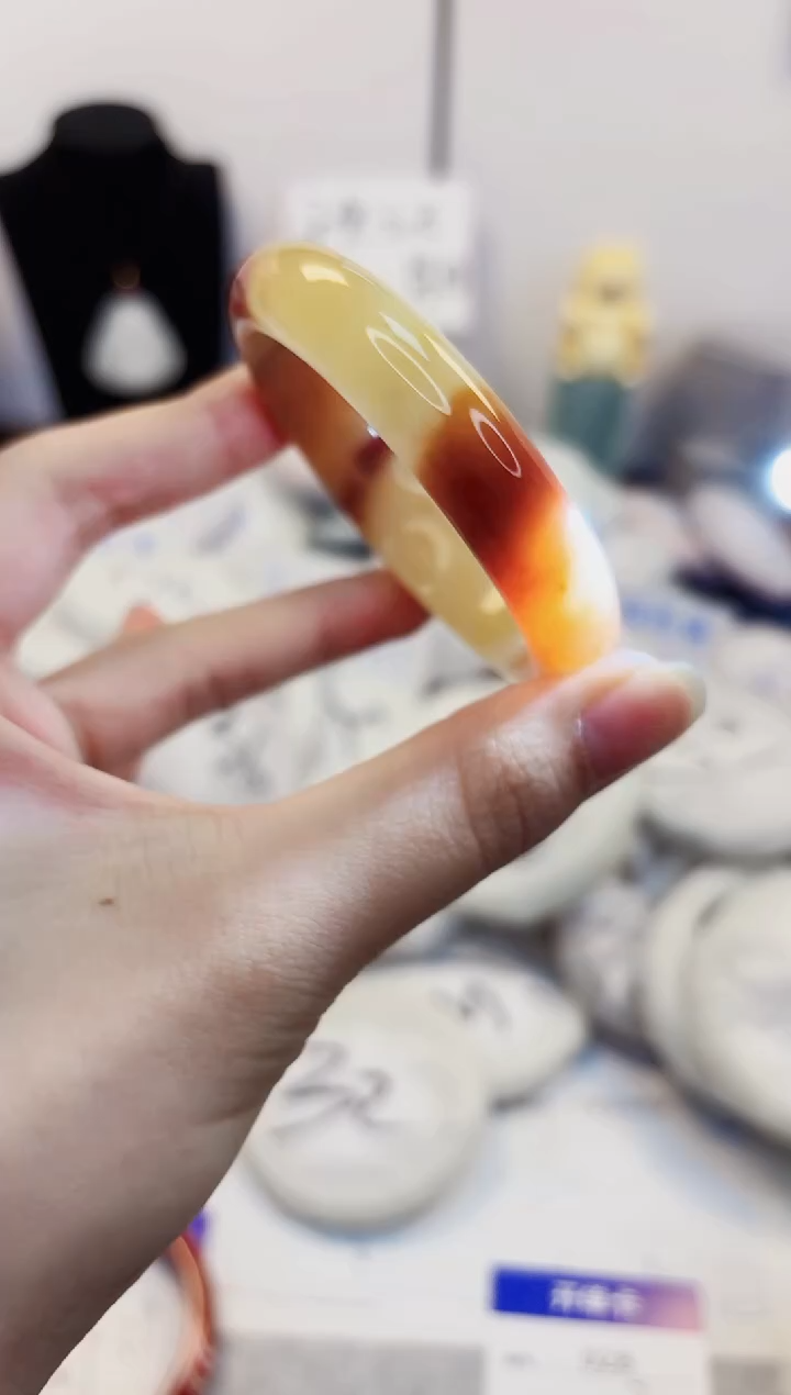 【闪购商品】石英质玉手镯未镶嵌28