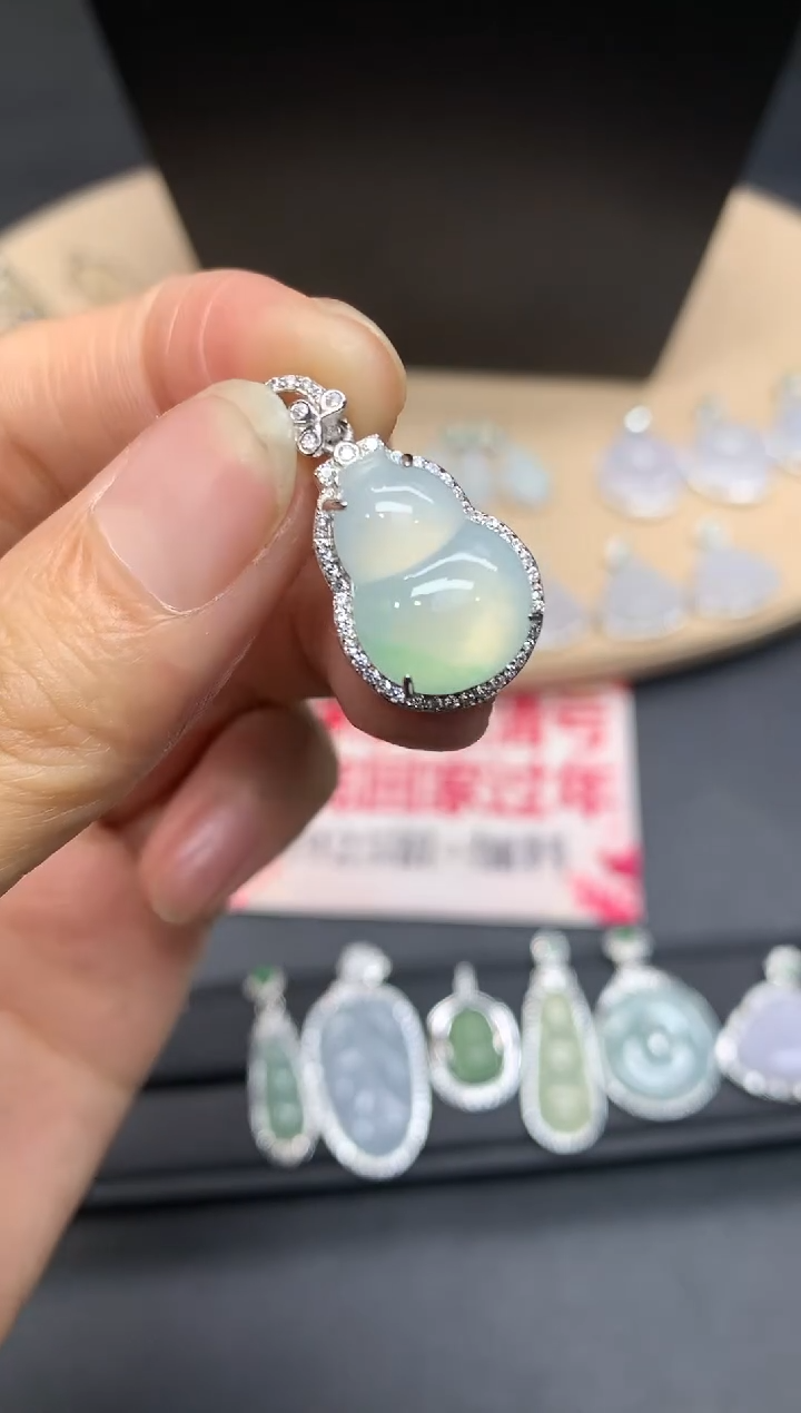 【闪购商品】翡翠吊坠(不含链)银S925镶嵌葫芦【多样性发其一】
