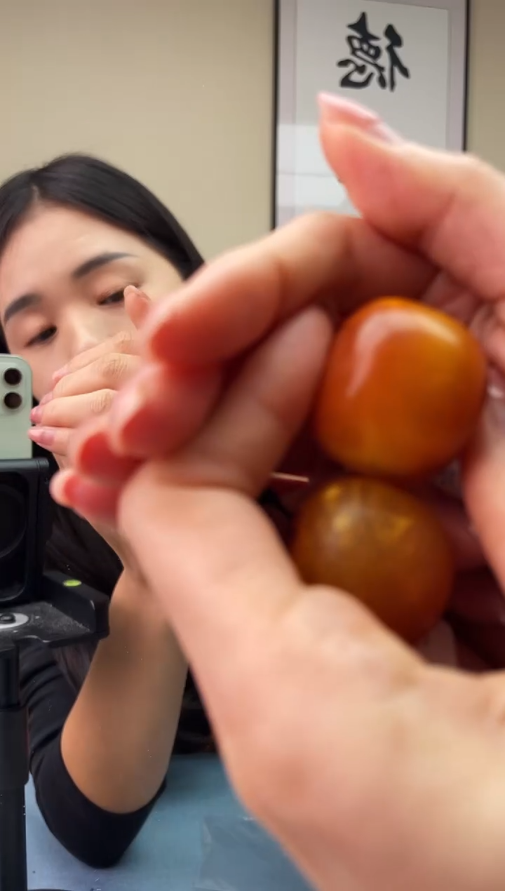 琥珀未镶嵌珠宝奇石T0假一罚十，多样性发一件