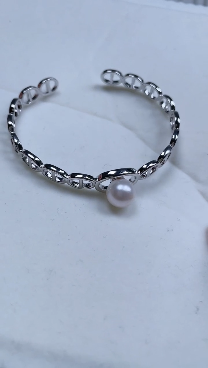 【闪购商品】海水珍珠颈饰银S925镶嵌猪鼻子款珍珠手镯