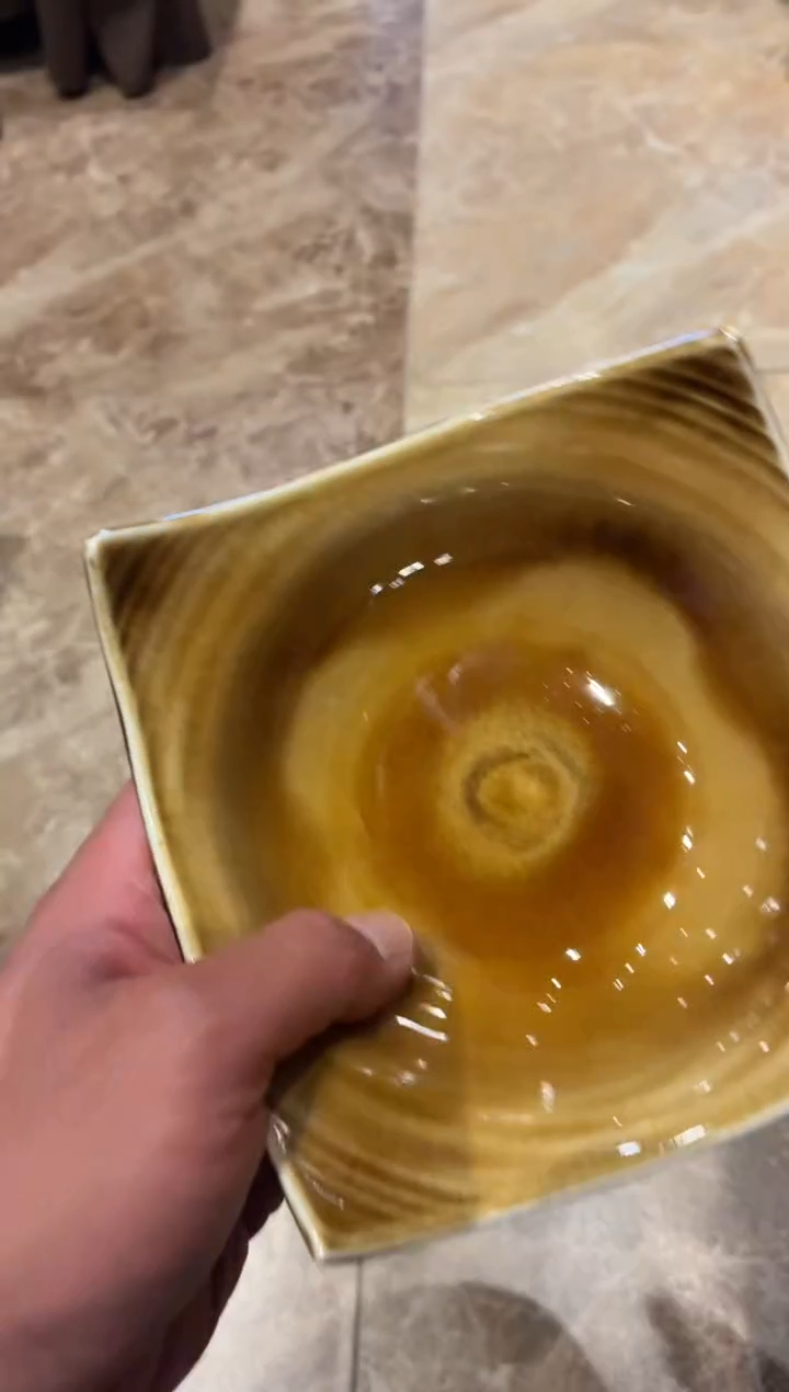 瓷片！**气691  微瑕黄玉四角盘1个