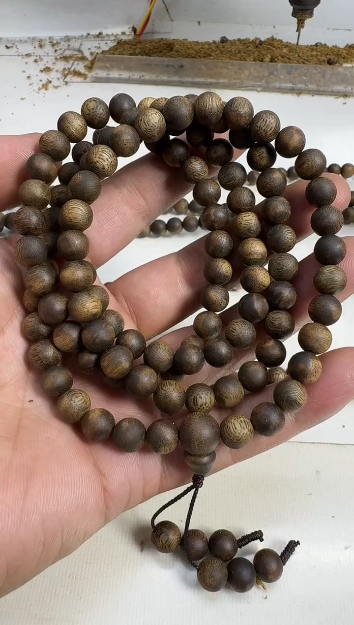 手串沉香乌身0.8规格多圈