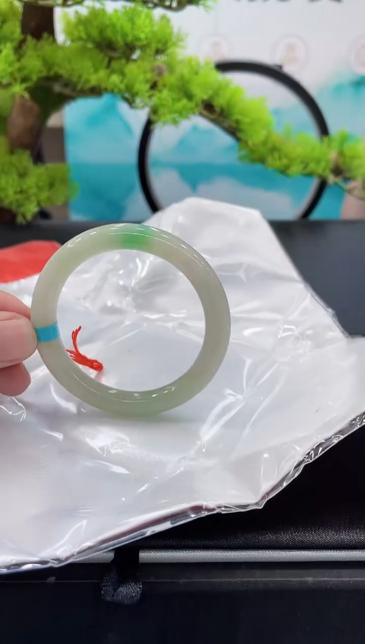 【闪购商品】翡翠手镯未镶嵌手镯