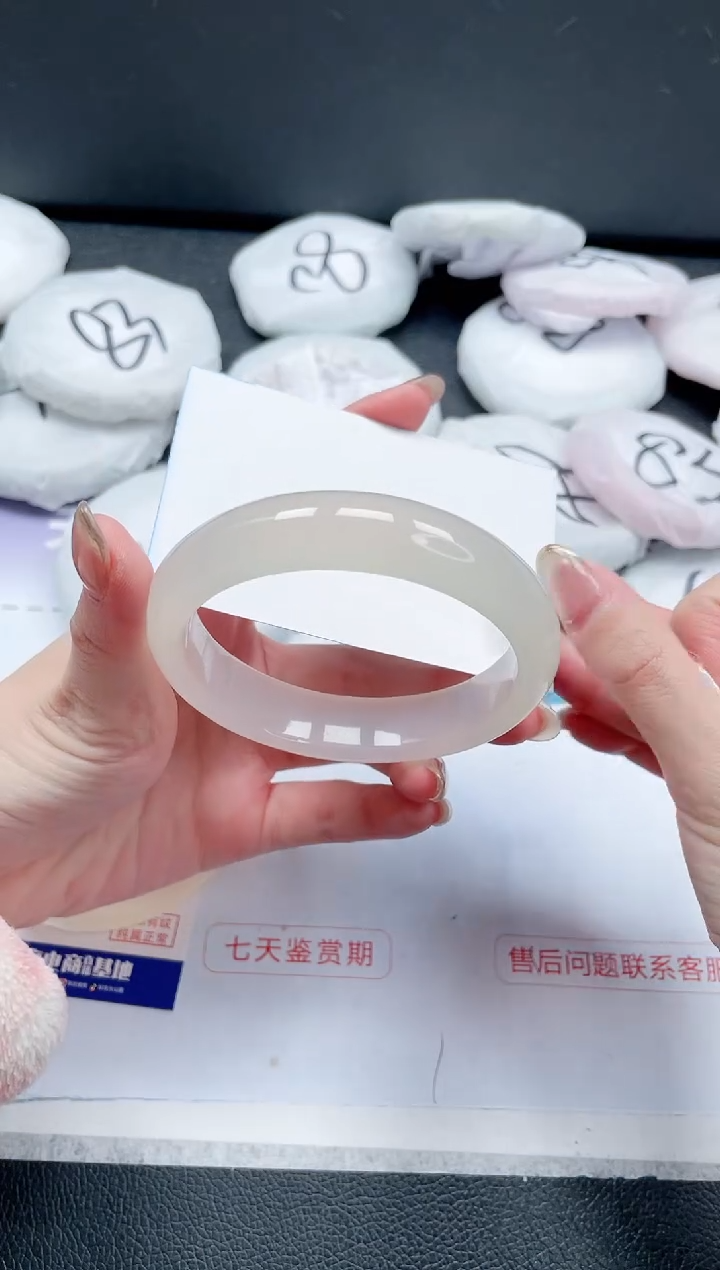 【闪购商品】石英质玉手镯未镶嵌 10J206-62