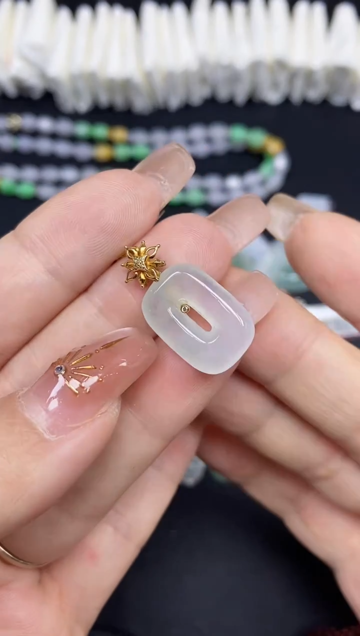 吊坠(不含链)18K金镶嵌翡翠公主扣18K金扣镶嵌@@CMT785