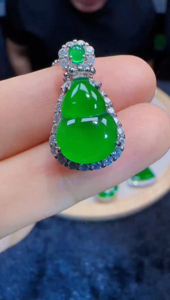 未镶嵌定制翡翠翡翠吊坠6