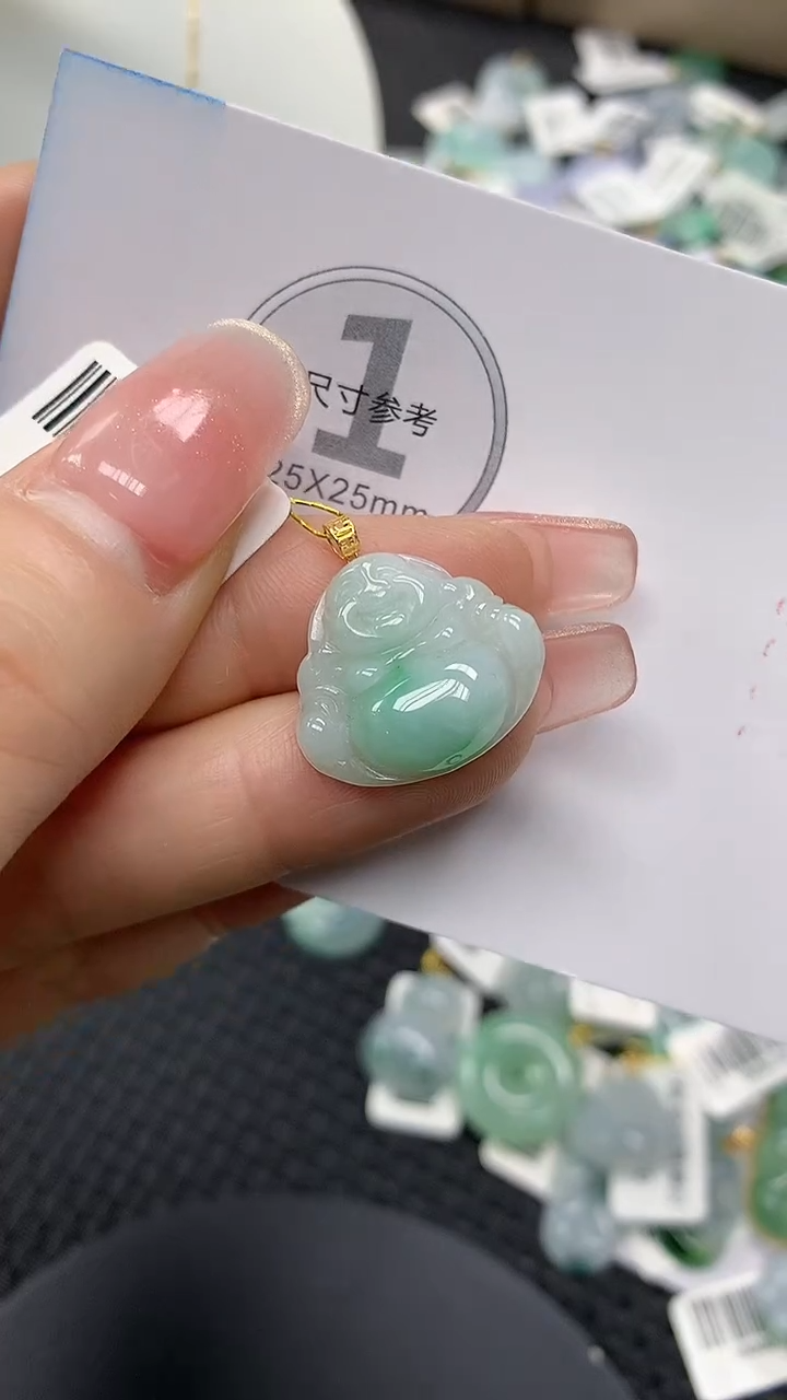 颈饰18K金镶嵌翡翠a货百元以下同包裹多件发出的只收取一单运费