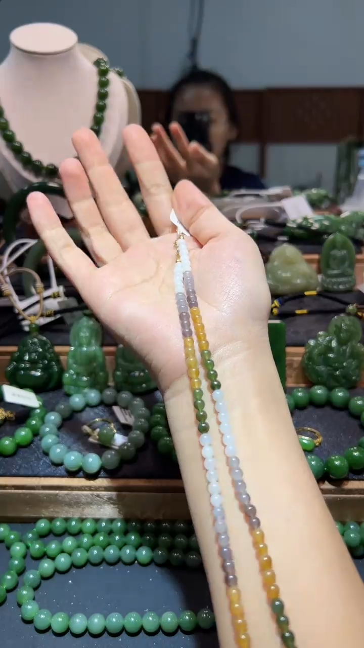 和田玉未镶嵌颈饰1