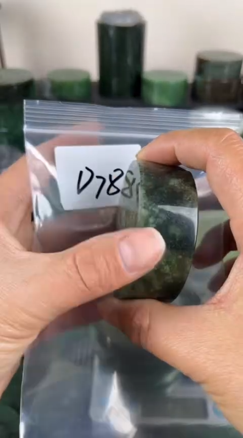 【闪购商品】和田玉珠宝半成品未镶嵌镯心