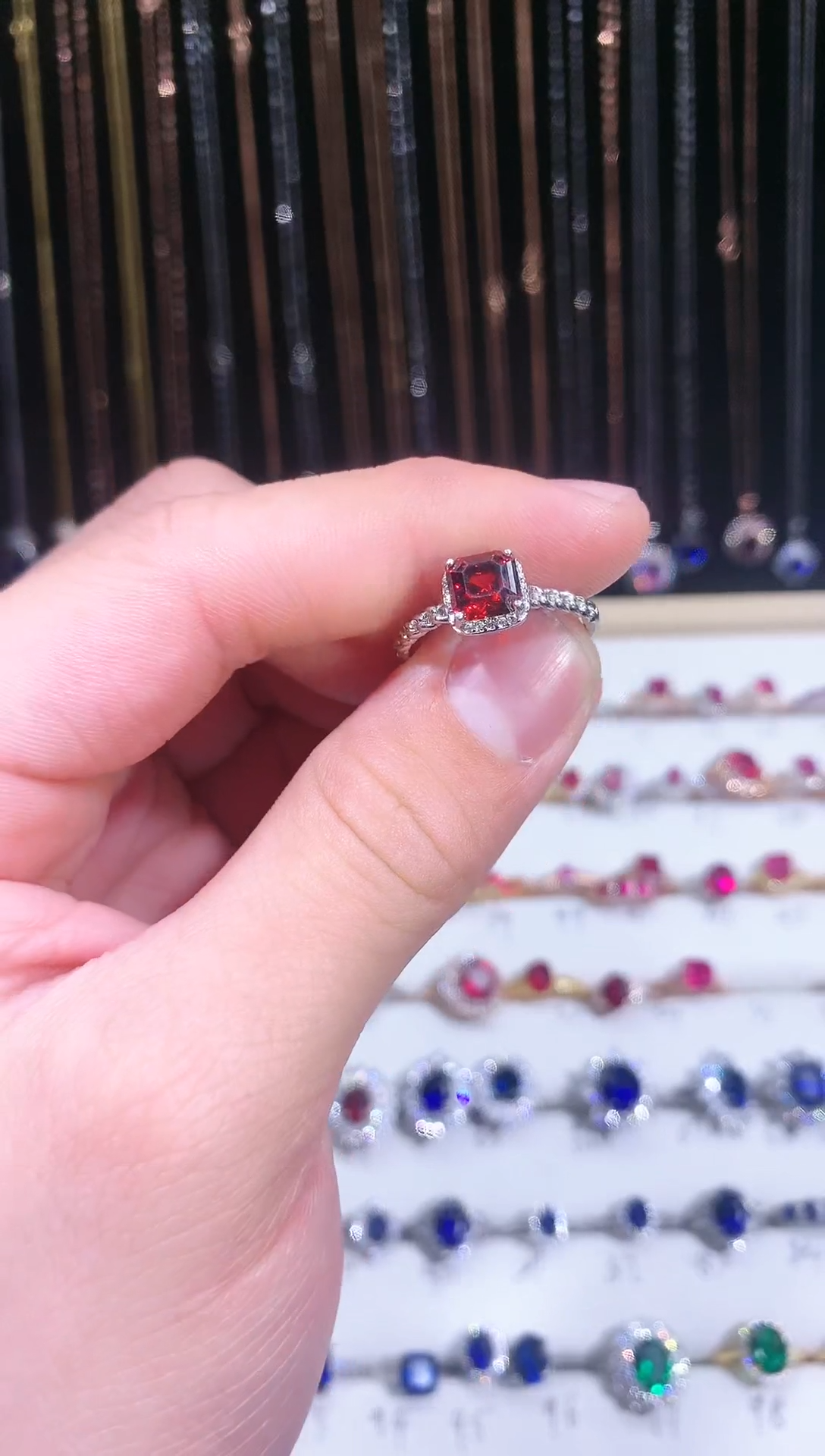 【闪购商品】石榴石戒指银S925镶嵌111