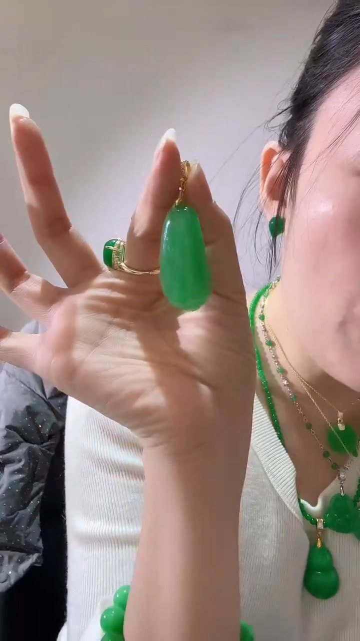 颈饰未镶嵌翡翠大福瓜