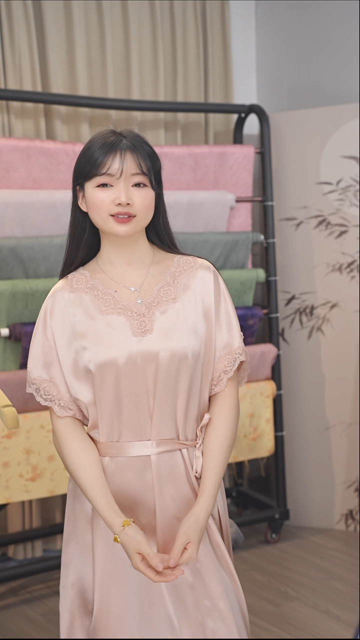 咕****～缎面真丝睡裙