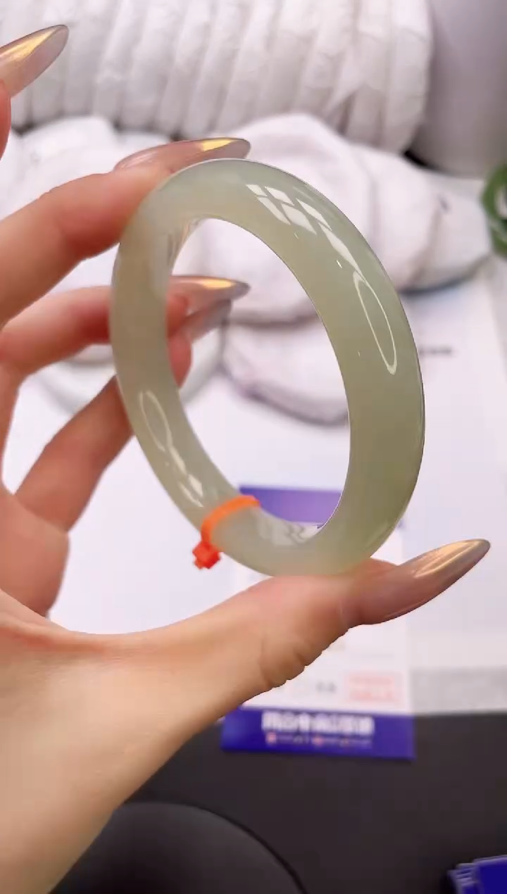 【闪购商品】和田玉手镯未镶嵌8K447-57