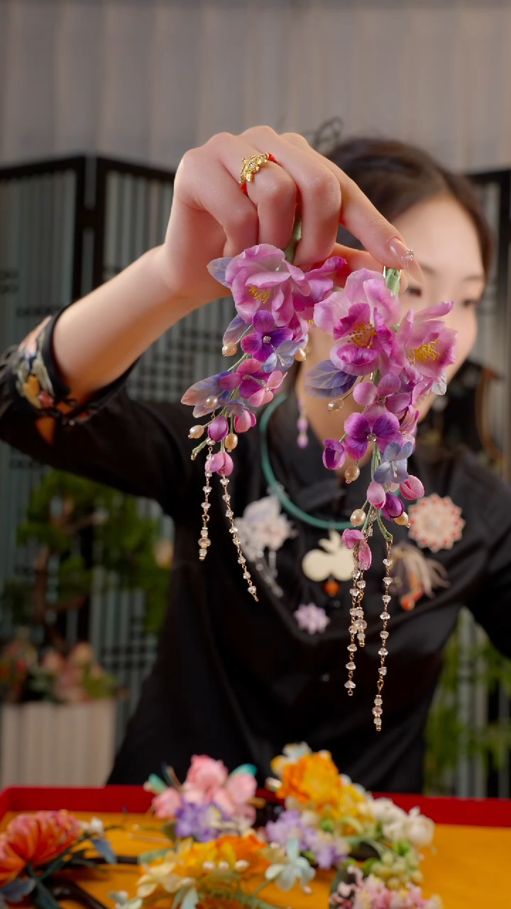 刺绣M****e非遗苏绣绒花手工饰品
