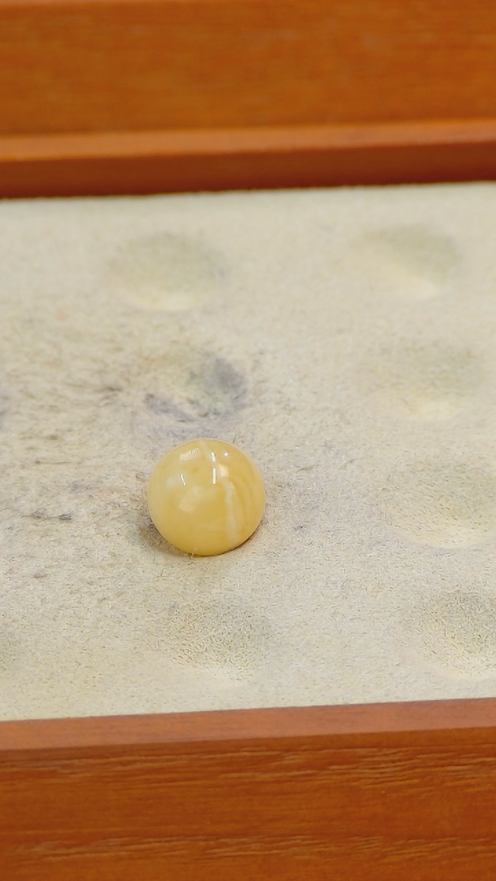 【闪购商品】蜜蜡裸石未镶嵌俄料10.3MM0.625克