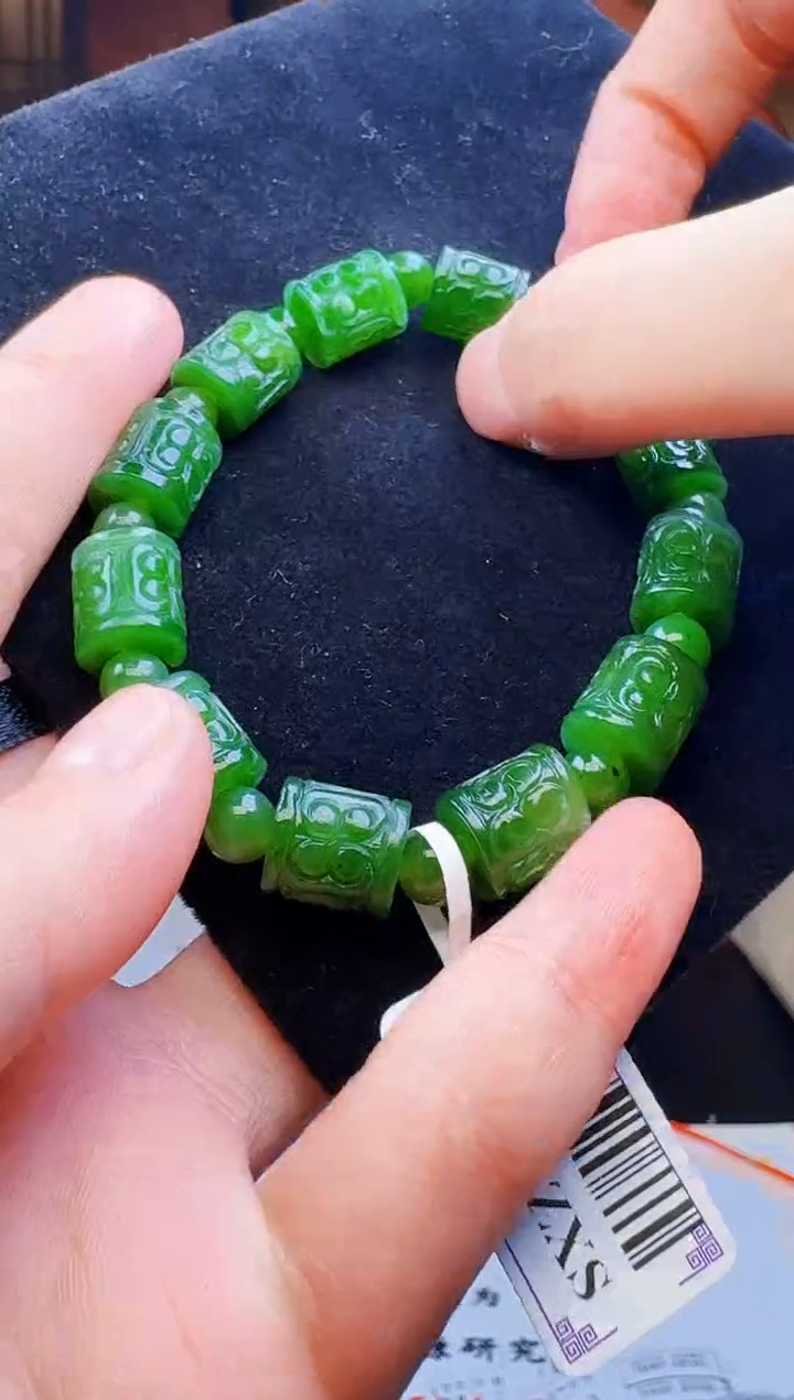 定制和田玉玉雕臻品馆天然和田玉（拍一发一）