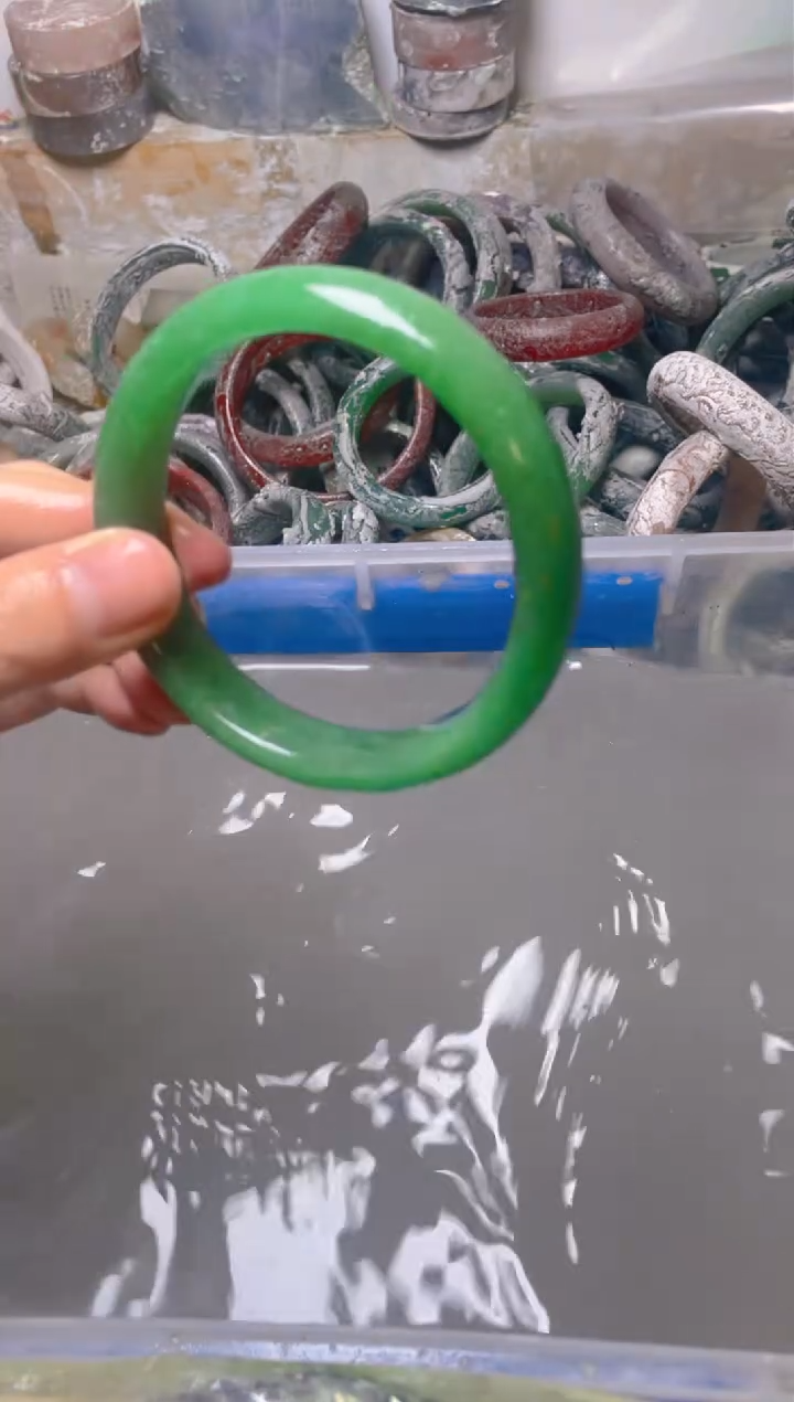 【闪购商品】石英质玉手镯未镶嵌66