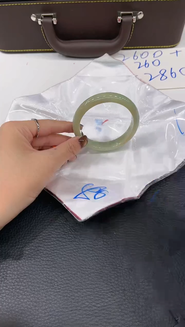 【闪购商品】翡翠手镯未镶嵌手镯